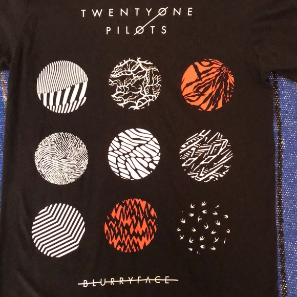 Twentyone Pilots Concert Tee - Picture 2 of 6